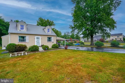 7565 E Howard Rd, Glen Burnie, MD 21060