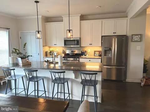 8306 Encore Dr, Glen Burnie, MD 21060
