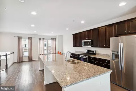 8028 Clovis Way, Hanover, MD 21076 photo 4
