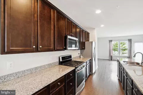 8028 Clovis Way, Hanover, MD 21076 photo 6