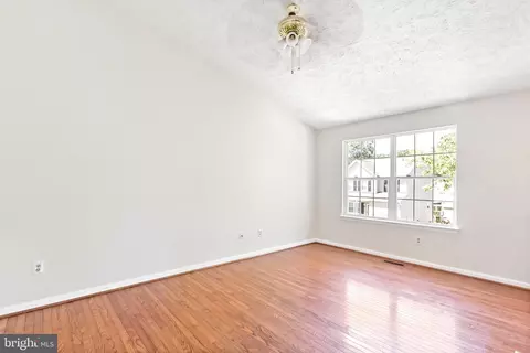 983 10th St, Pasadena, MD 21122 photo 3