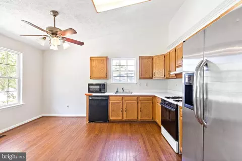 983 10th St, Pasadena, MD 21122 photo 11