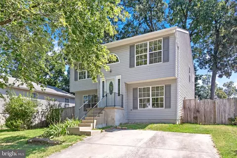 983 10th St, Pasadena, MD 21122