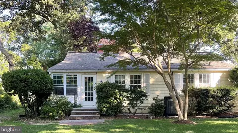 5 Barry Ave, Annapolis, MD 21403