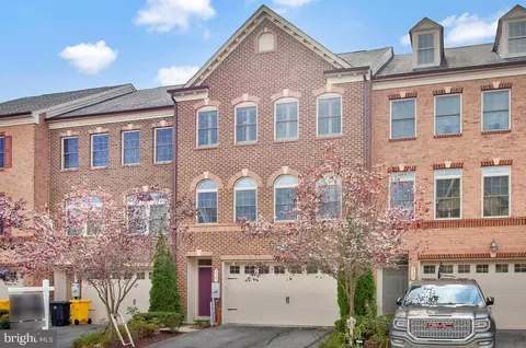 2525 Rolling Forest Dr, Hanover, MD 21076