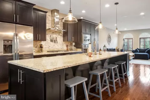 2525 Rolling Forest Dr, Hanover, MD 21076 photo 9