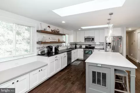 44 Baldy Ave, Severna Park, MD 21146