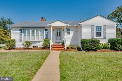 8443 Arbutus Rd, Pasadena, MD 21122