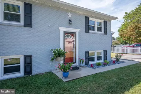 923 Pierpoint Dr, Pasadena, MD 21122 photo 3