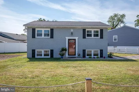 923 Pierpoint Dr, Pasadena, MD 21122