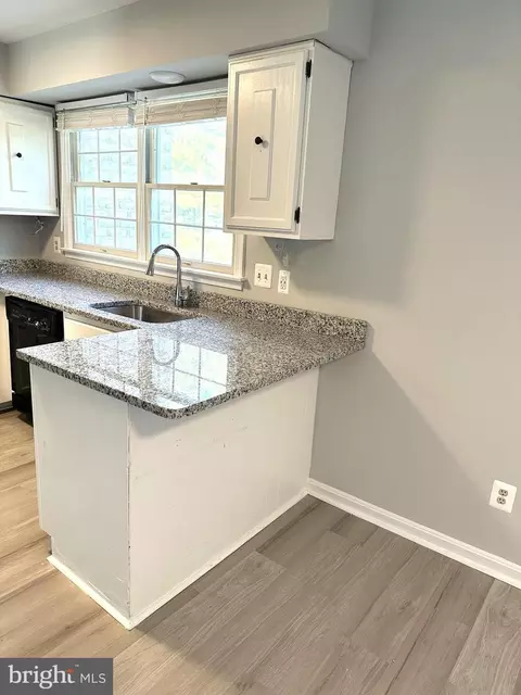 1124 Jeffrey Dr, Crofton, MD 21114 photo 4