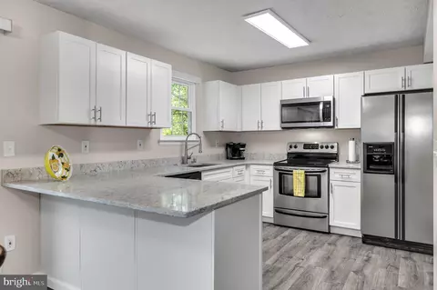 3555 Brickwall Ln, Pasadena, MD 21122 photo 8