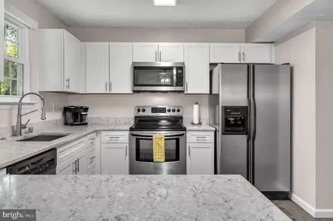 3555 Brickwall Ln, Pasadena, MD 21122 photo 7