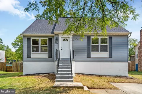 321 Nature Walk Ln, Pasadena, MD 21122 photo 2