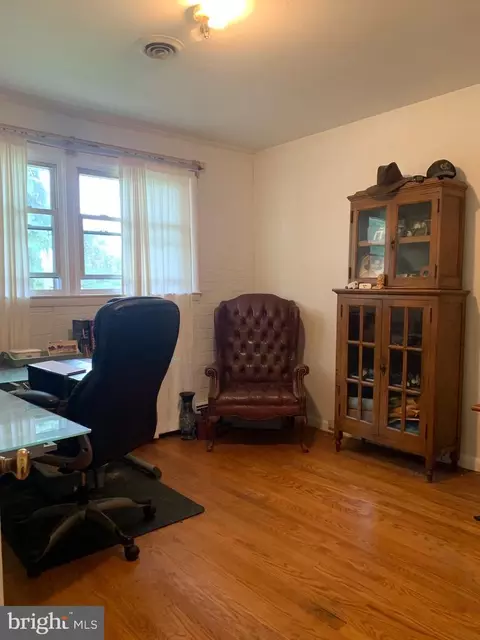 8484 Virginia Ave, Pasadena, MD 21122 photo 11