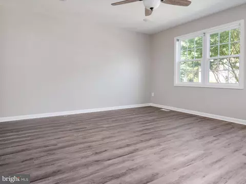 1280 Holmespun Dr, Pasadena, MD 21122 photo 6