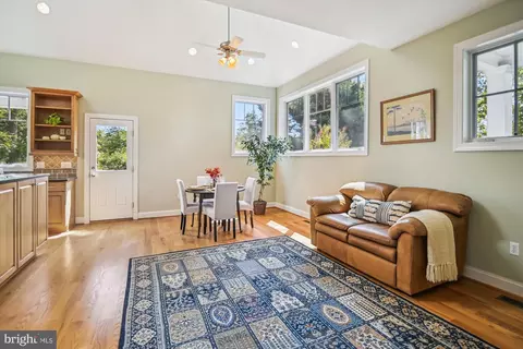 1604 Riverside Dr, Annapolis, MD 21409 photo 9