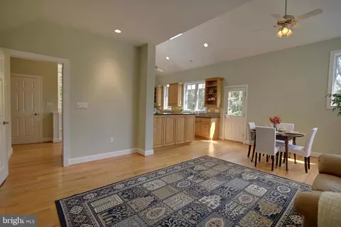 1604 Riverside Dr, Annapolis, MD 21409 photo 8