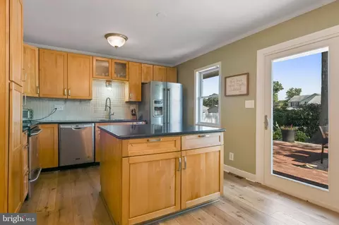 859 Severn Ave, Edgewater, MD 21037 photo 11