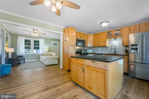 859 Severn Ave, Edgewater, MD 21037 photo 13