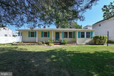 859 Severn Ave, Edgewater, MD 21037