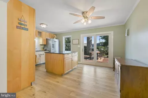 859 Severn Ave, Edgewater, MD 21037 photo 10