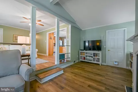 859 Severn Ave, Edgewater, MD 21037 photo 8
