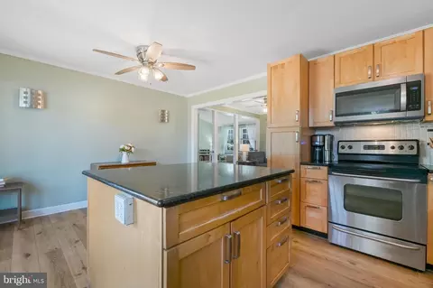 859 Severn Ave, Edgewater, MD 21037 photo 12