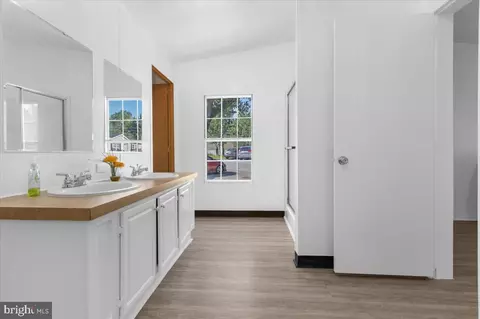 97 Chesapeake Mobil Ct, Hanover, MD 21076 photo 14