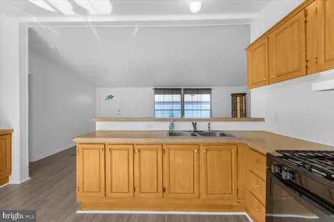 97 Chesapeake Mobil Ct, Hanover, MD 21076 photo 9