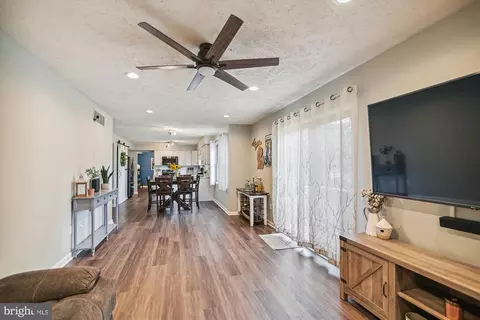 7825 Elberta Dr, Severn, MD 21144 photo 8