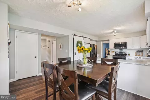 7825 Elberta Dr, Severn, MD 21144 photo 6