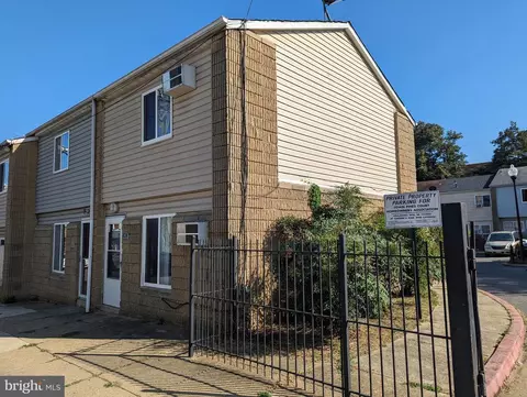 61 Clay St, Annapolis, MD 21401