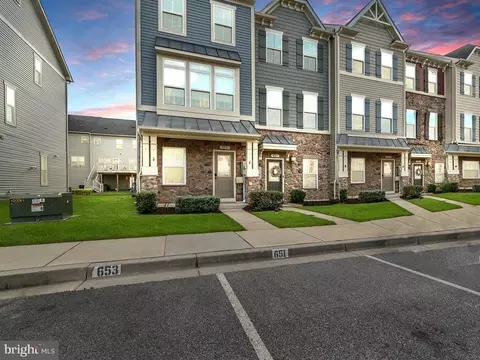 651 Ravenwood Dr, Glen Burnie, MD 21060