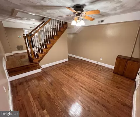76 Clay St, Annapolis, MD 21401 photo 2