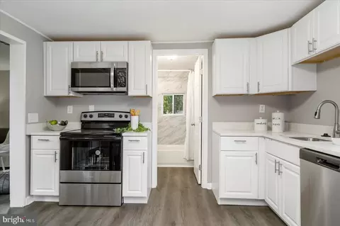 8166 Forest Glen Dr, Pasadena, MD 21122 photo 13