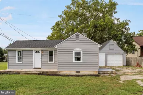 8166 Forest Glen Dr, Pasadena, MD 21122 photo 2