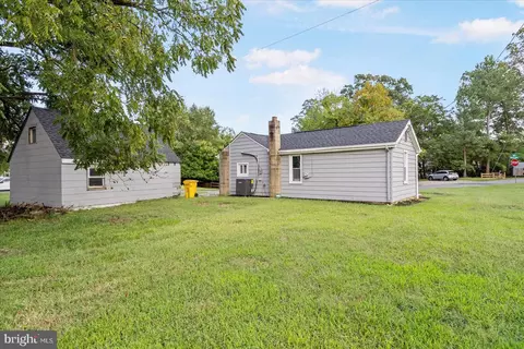 8166 Forest Glen Dr, Pasadena, MD 21122 photo 28