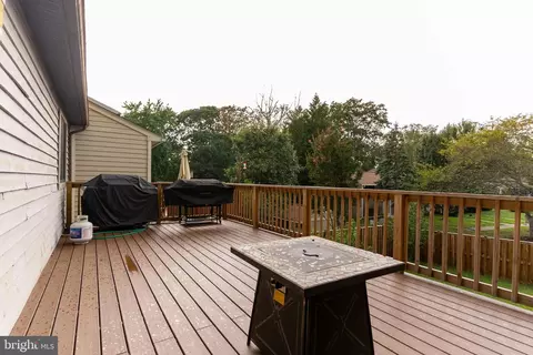 552 Greenblades Ct, Arnold, MD 21012 photo 4