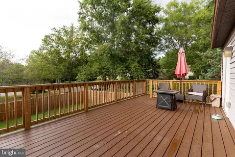 552 Greenblades Ct, Arnold, MD 21012 photo 3