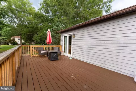 552 Greenblades Ct, Arnold, MD 21012 photo 2