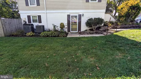 1465 Blockton Ct, Crofton, MD 21114 photo 3