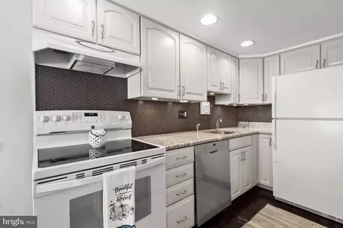 1935 Bellarbor Cir, Crofton, MD 21114 photo 10