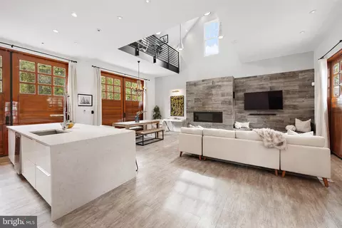 813 Chesapeake Ave, Annapolis, MD 21403