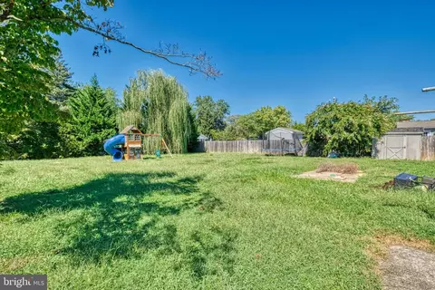 8384 Lockwood Rd, Pasadena, MD 21122 photo 18