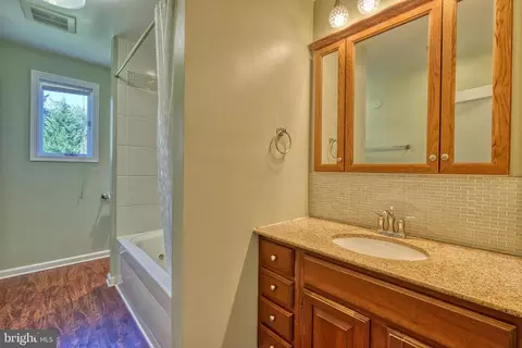 8384 Lockwood Rd, Pasadena, MD 21122 photo 15