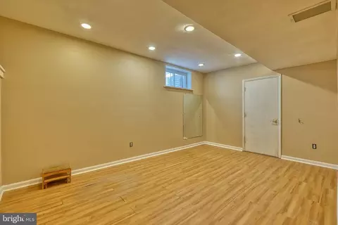 8384 Lockwood Rd, Pasadena, MD 21122 photo 16