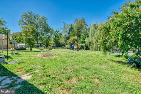 8384 Lockwood Rd, Pasadena, MD 21122 photo 17