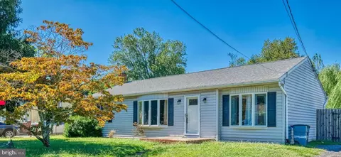 8384 Lockwood Rd, Pasadena, MD 21122