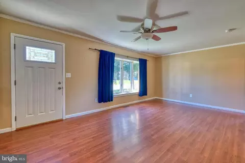 8384 Lockwood Rd, Pasadena, MD 21122 photo 6